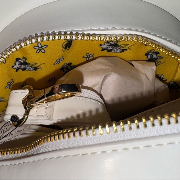 Loungefly Minnie White and Yellow Daisy Bag - Picture 5 of 6